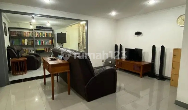 House in a Strategic Location Complex Near Becakayu Toll Road 2