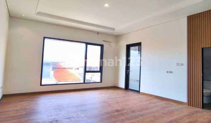 Luxury House Ready to Occupy in Rawamangun 2