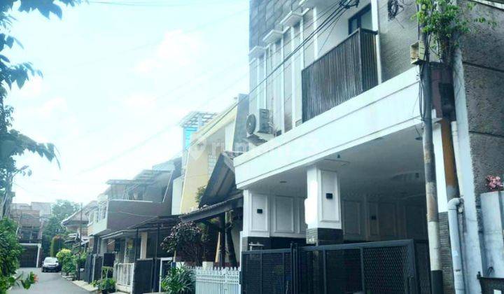 Rumah Mewah Murah 3 lantai di perumahan Elit Buaran Jakarta Timur 2