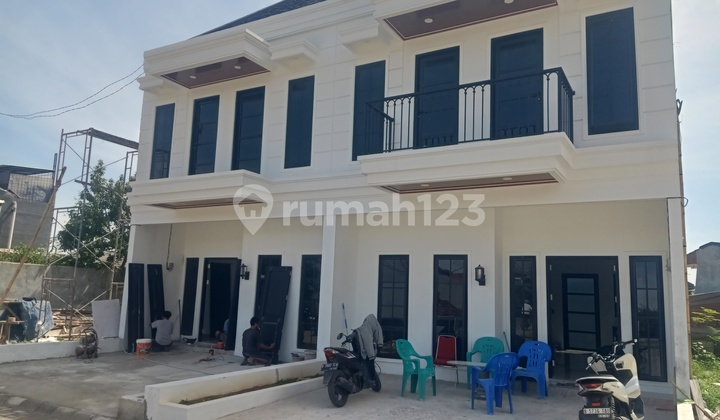 Exclusive Cheap Beautiful Cluster Wide Street Row One Gate System in Jatiwaringin