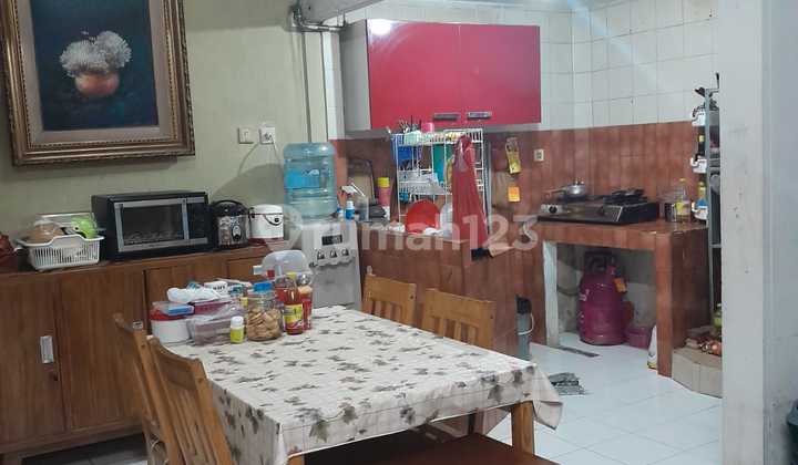 For Sale Cheap House in a Very Strategic Location, Suitable for Boarding House in Bendungan Hilir, Central Jakarta For Sale Cheap House in a Very Strategic Location, Suitable for Boarding House in Bendungan Hilir, Central Jakarta