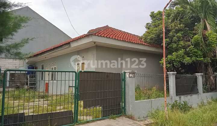 Affordable House with SHM 225M2 Wide Yard in Cinere Complex, Flood-Free Affordable House with SHM 225M2 Wide Yard in Cinere Complex, Flood-Free
