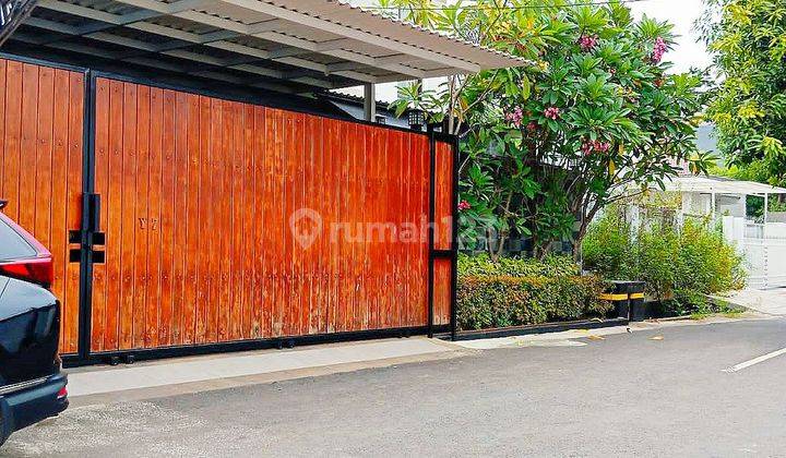 Rumah dijual mewah akses jalan 3 mobil di komplek Cipinang indah  1