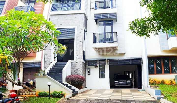Rumah dijual 3 lantai di cluster exclusive Lebak bulus Cilandak 