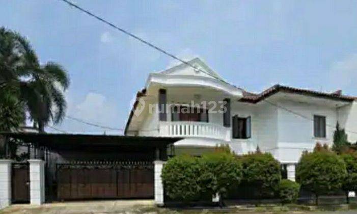 Rumah mewah dalam komplek elite billymoon pondok kelapa Jakarta  1