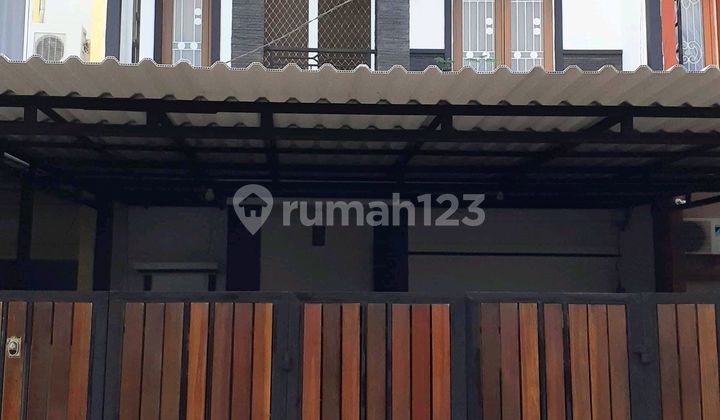 Rumah Modern Dalam Komplek Duren Sawit Jakarta Timur
