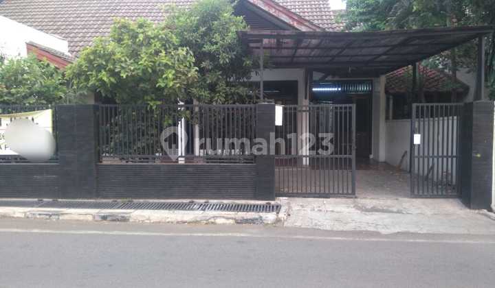 Rumah Besar Murah Di Komplek Jatiwaringin Jakarta Timur 