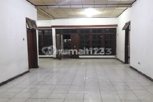 Rumah Besar Murah Di Komplek Jatiwaringin Jakarta Timur  2