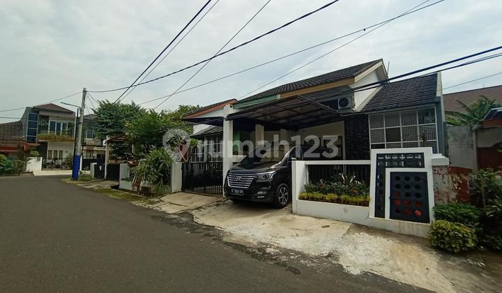 Rumah di Waringin Permai 500 Meter ke Tol Jatiwaringin Jakarta Timur