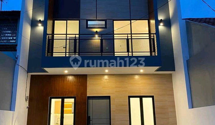 Ready-to-Occupy House in Pancoran Mas Complex, Mampang, Close to KRL Station and Toll Road