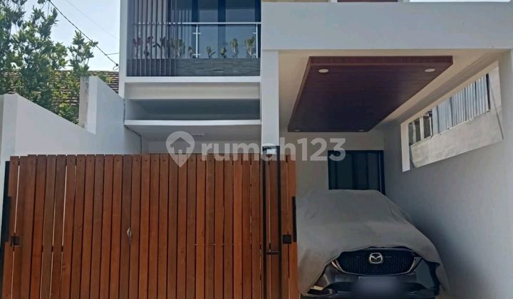 Rumah Modern Siap Huni di Komplek Pondok Kelapa Duren Sawit