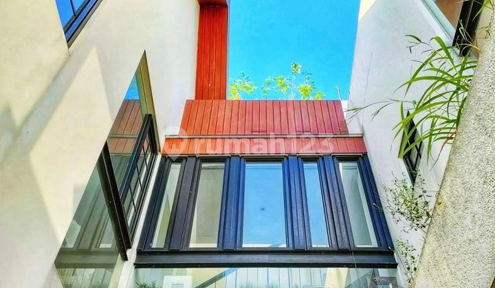 Luxury House in Cilandak Close to Jorr Tb Simatupang Toll Road Jakarta 2