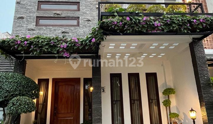 Dijual Rumah Cantik Dalam Komplek di Cinere Depok