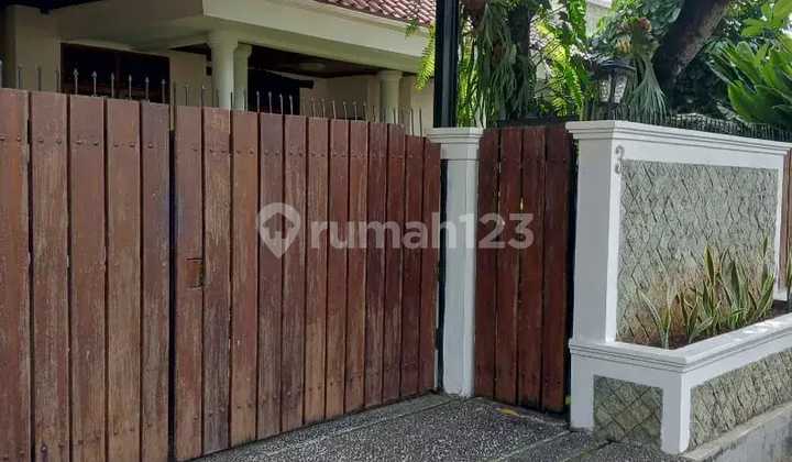 For Sale, Ready-to-Occupy House in a Complex in Pancoran, South Jakarta For Sale, Ready-to-Occupy House in a Complex in Pancoran, South Jakarta