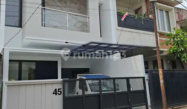 Dijual Rumah Pinggir Jalan di Mampang Prapatan Jakarta Selatan