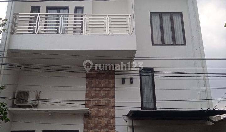 Dijual Rumah 3,5 Lantai Di Mampang Prapatan Jakarta Selatan 1