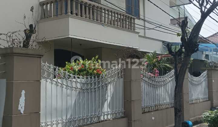 For Sale Move-In Ready House Strategically Located in Rawamangun, East Jakarta 2