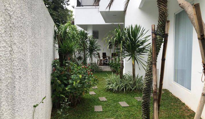 Rumah cantik asri & nyaman di komplek Lebak Bulus Jakarta  2