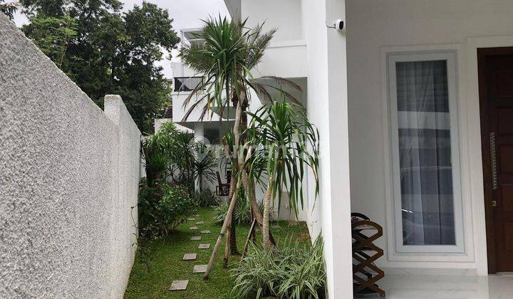 Rumah cantik asri & nyaman di komplek Lebak Bulus Jakarta  1