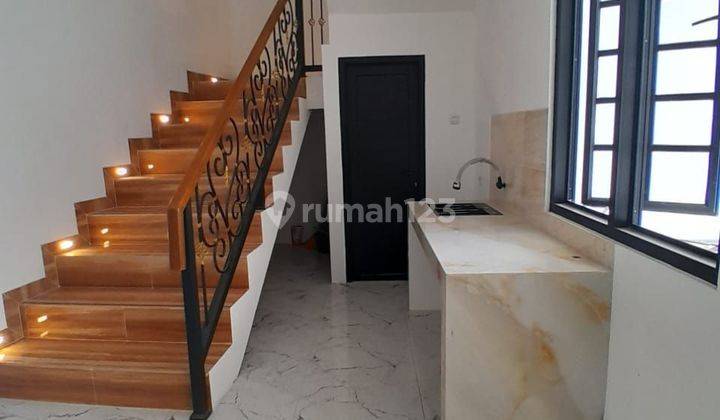 Dijual rumah 2 lantai + rooftop di jagakarsa jakarta selatan 2