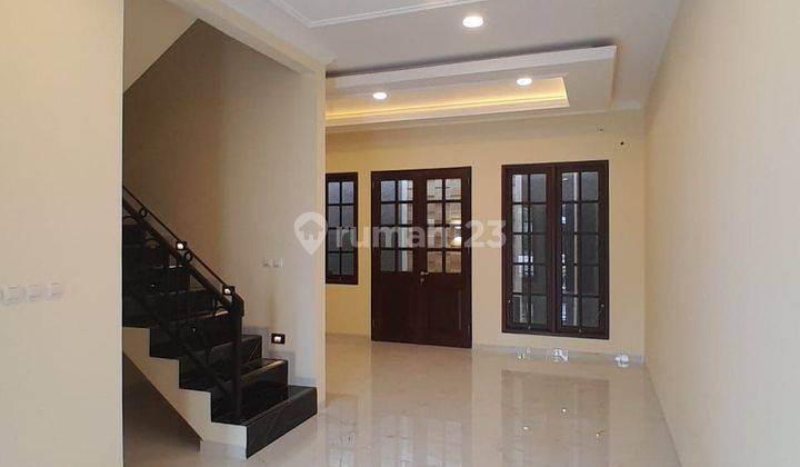 Dijual rumah bagus 2 lantai di jagakarsa jakarta selatan 2