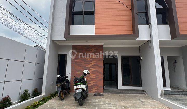 Dijual rumah 2 lantai siap huni di pondok kelapa jakarta timur 1