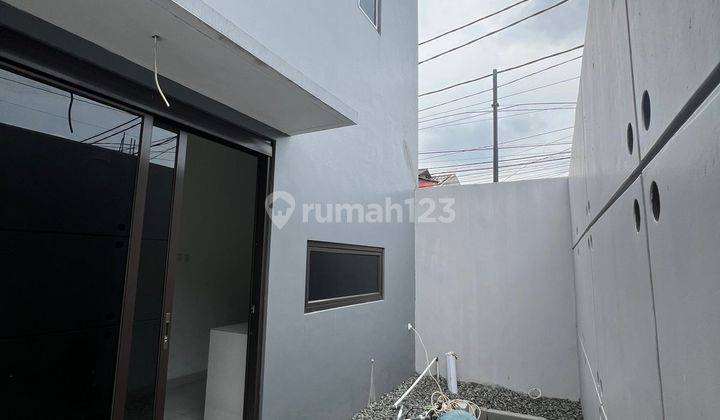 Dijual rumah 2 lantai siap huni di pondok kelapa jakarta timur 2