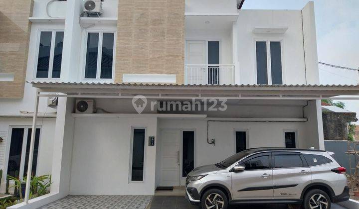 Dijual rumah 2 lantai minimalis modern di jatibening bekasi 1