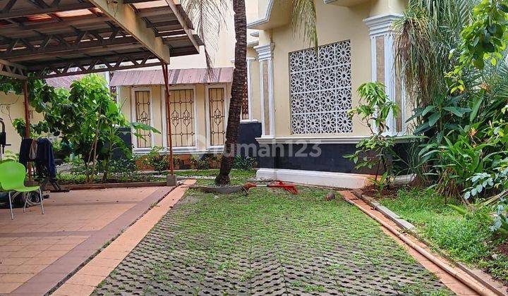 Rumah mewah dijual di dalam komplek billymoon pondok kelapa 2