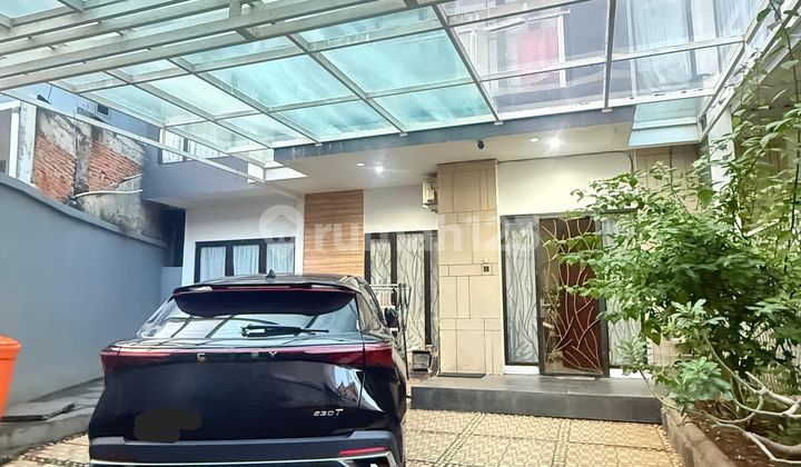 Rumah Minimalis Modern Dalam Cluster 1 Gate Di Jatiwaringin