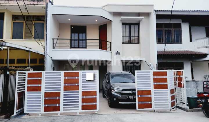 Rumah Siap Huni Di Komplek Billymoon Pondok Kelapa Jakarta Timur