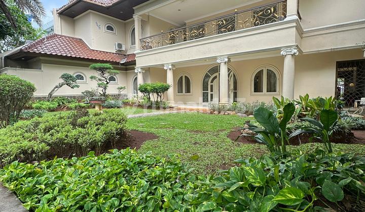 Rumah Mewah Design Classic Di Kemang Jakarta Selatan