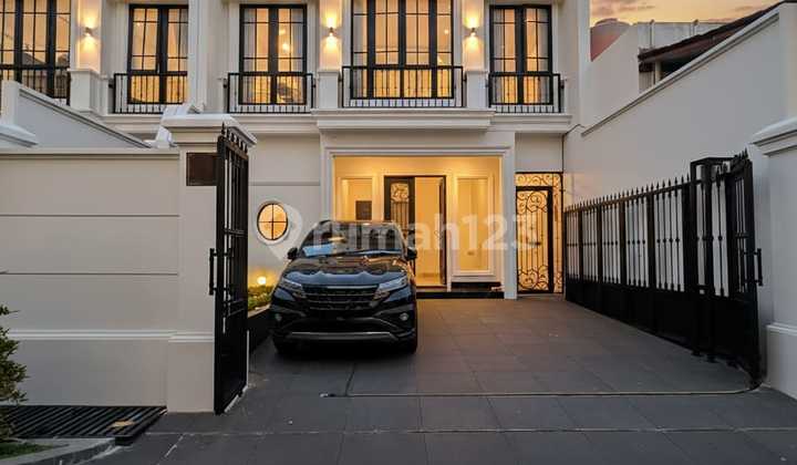 Rumah Baru American Classic di Cempaka Putih Jakarta Pusat Rumah Baru American Classic di Cempaka Putih Jakarta Pusat