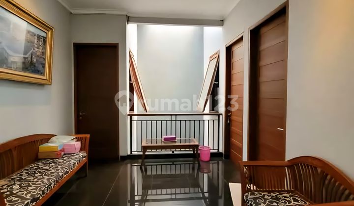 Secondary House Ready to Live In Elite Complex Tanjung Barat 2