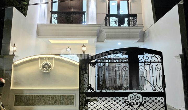 Rumah Baru Desain Classic Modern Di Pondok Bambu Jakarta Timur