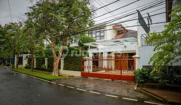 Beautiful, Green, and Comfortable House in Kayu Putih Complex, East Jakarta Beautiful, Green, and Comfortable House in Kayu Putih Complex, East Jakarta