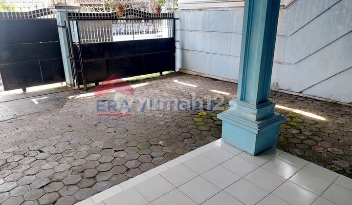 Ex-office house in a strategic location in Blimbing, close to the Malang District Prosecutor's Office, Arjosari Terminal, and Persada Araya Hospital. 2