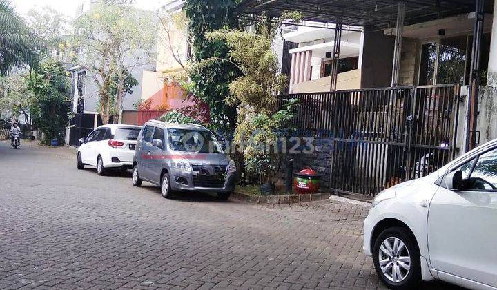 Rumah Cantik Gaya Minimalis Modern  Bagus Dan Terawat, Terletak di Perumahan di Kedungkandang, Dekat Dengan Pintu Tol Malang Kota Dan Pusat Perbelanjaan  2