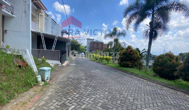 TURUN HARGA!!!!!! Rumah Cantik 2 Lantai Kondisi Bagus Dan Terawat, Dijual Fully Furnished Dan Dekat Dengan Universitas Brawijaya, Univeristas Ma Chung Dan Elpico Mall 2