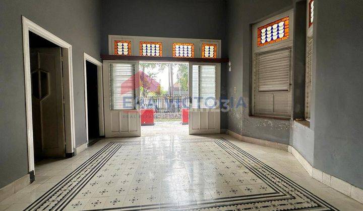 For Rent Rumah Gaya Vintage 1 Lantai Kondisi Bagus Dan Terawat, Terletak di Daerah Yang Strategis, Sosok Untuk Dijadikan Sebagai Cafe Ataupun Restoran 2