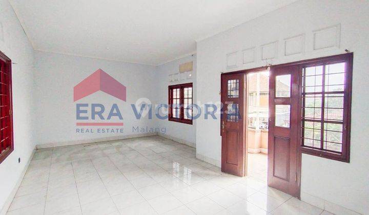 For sale, a large, well-maintained and well-maintained 2-story house in the North Denpasar area, Bali. Located in a strategic area and close to Living World Mall  2