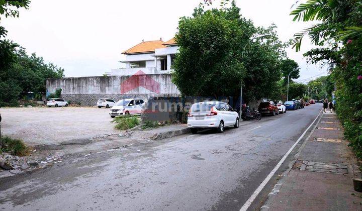 Land for sale in a strategic location with a sunset view in Kuta, Bali and very suitable for use as a villa, hotel or guest house 1