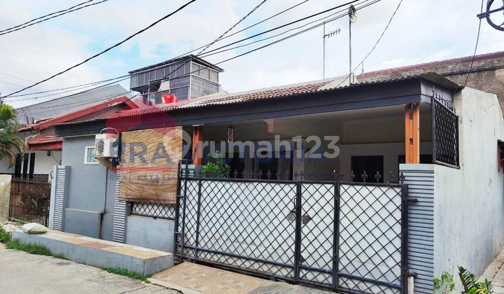 Rumah Jual di daerah Bekasi Barat, lokasi strategis, bebas banjir, selangkah menuju stasiun KA Cakung Bekasi