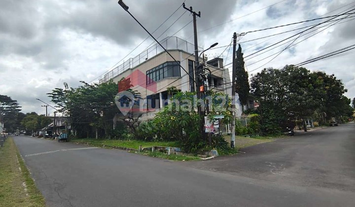 Office Building For Sale Strategic Location in the Center of Malang City, Quick Access to the City Center Suitable for Office Use or Long-Term Investment 2