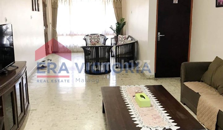 The favorite vintage house area in the Center of Malang City, near Pasar Oro-Oro Dowo and SMA Dempo. 2