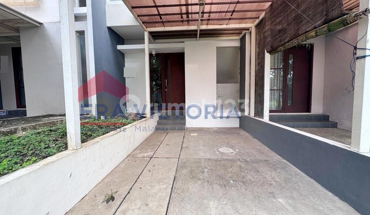 Ready-to-occupy house in ARAYA Housing, strategic location near BINUS University, Araya Plaza, Persada Hospital. 2