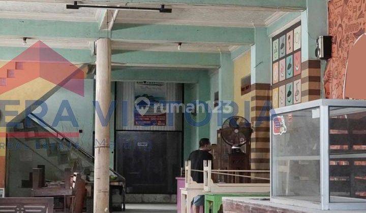 Ruko 3 lantai bagus dan siap pakai di Mojokerto, dekat Alun-Alun dan Terminal Merjosari, Mojokerto 2