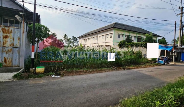 Large land near Waterpark Tourist Attraction, Toll Exit, ABD Saleh Airport, close to warehouse area and suitable for business or ventures in Malang City.