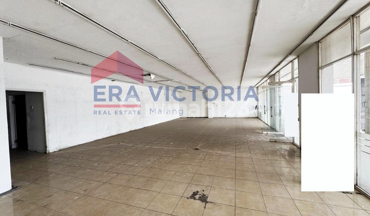 Shop house for rent on the main Singosari road, Super Strategic Location, Suitable for Minimarket, Coffee Shop, Supermarket, Restaurant, Clinic. 2