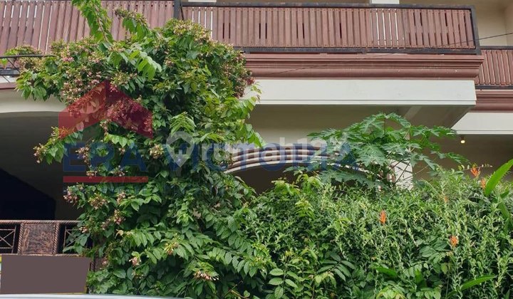 Ready-to-occupy house in the Blimbing area, strategically located near Arjosari Terminal in Malang City. Ready-to-occupy house in the Blimbing area, strategically located near Arjosari Terminal in Malang City.